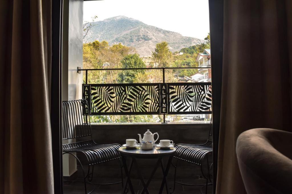 Alpine Hotel And Villas Dharamshala Exterior photo